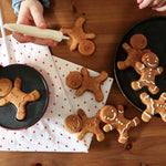 Carregar imagem no visualizador da galeria, Fábrica de Panquecas Gingerbread – O Kit Mais Mágico do Natal!
