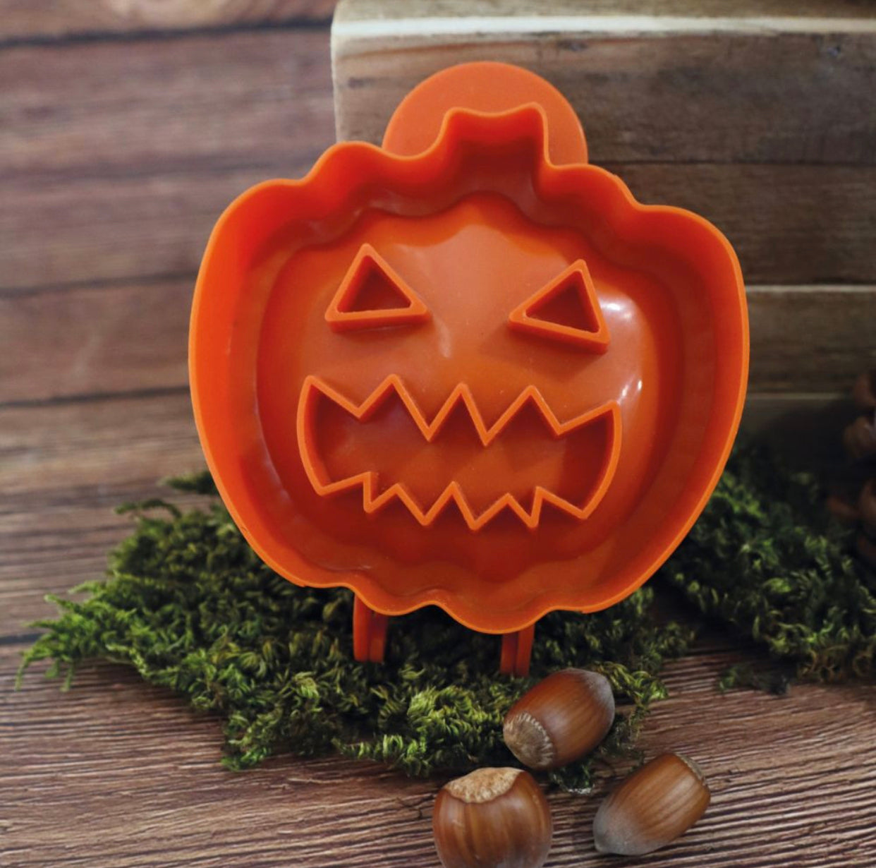 Pie mold: pumpkin