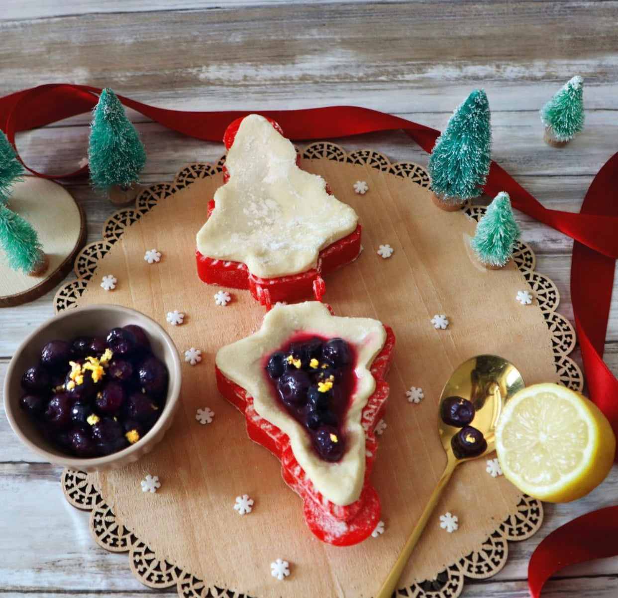 Stuffed pastry mold: Christmas tree
